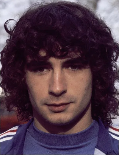 Qui est cet ancien joueur français ?