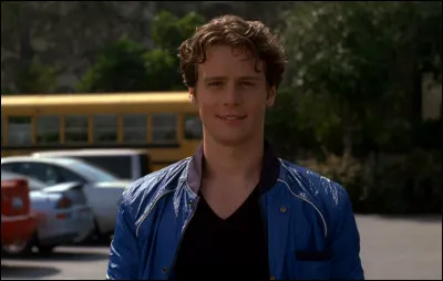 Qui est la fois l'ennemi juré de Finn et l'ex petit-ami de Rachel ?