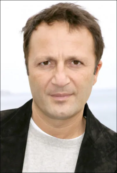 Comment s'appelle cet humoriste ?