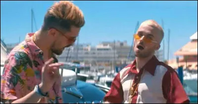 Avec qui a-t-il fait son clip de l'été ?