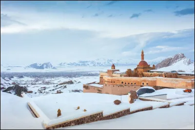 Où se trouve le palais Ishak Pacha qui figure au patrimoine mondiale de l'UNESCO depuis 2000 ?