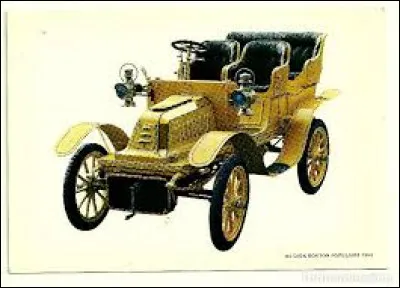 Par quelle société fut construite, en 1903, cette première voiture "utilitaire" européenne ?