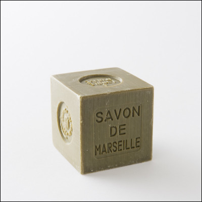 La vrai savon de Marseille contient au moins 72% d'huile végétale.