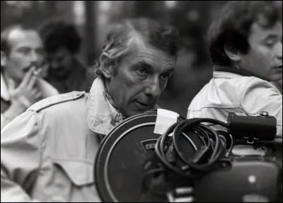 Qui est le premier assistant à la mise en scène sur "Les 400 coups", film réalisé par François Truffaut ? Il passera à la réalisation dès l'année suivante. Pour vous aider, parmi ses réalisations on trouve "L'homme de Rio", "Tendre poulet", "Le Magnifique"...