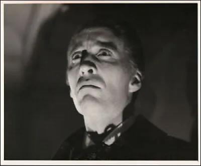 "Les vacances de Monsieur Hulot" est un film réalisé par Jacques Tati. Quel acteur a entièrement doublé la version anglaise du film intitulé "Mr. Hulot's Holiday" ?