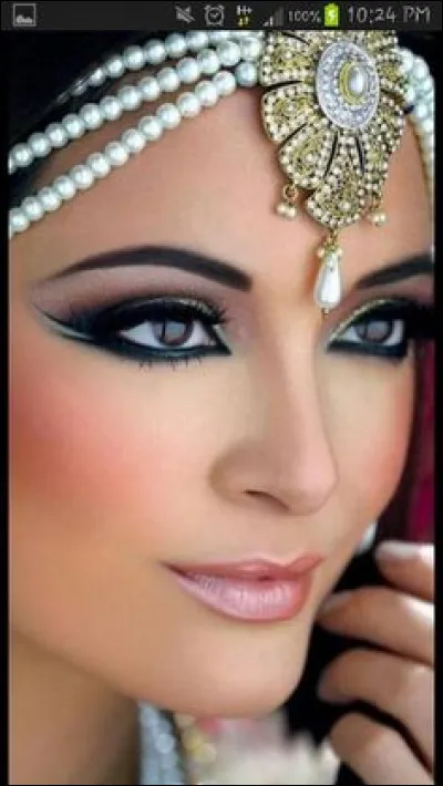 Que trouve-t-on dans le gâteau nantais à l'oriental ?