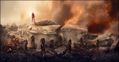 Hunger Games 3 (part.2) : Sous quelle forme sont larguées les bombes devant le palais du Capitole, tuant ainsi un grand nombre de civils, dont des enfants ?