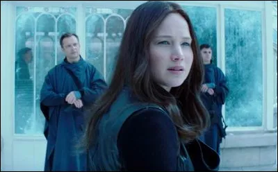 Hunger Games 3 (part.2) : Qui laisse entrer Katniss dans la serre où est enfermé le président Snow ?