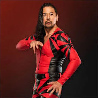 Il travaille actuellement à la World Wrestling Entertainment, dans la division SmackDown. Qui est-il ?