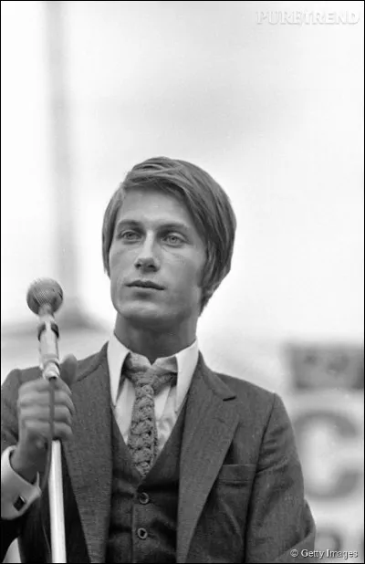 Sur le premier album de Jacques Dutronc sorti en 1966 figurent de nombreux tubes. Lequel est son premier 45 tours ?
