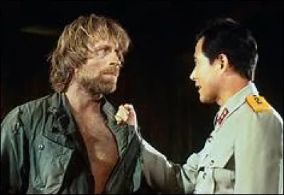 A lui tout seul, Chuck Norris va retrouver et rapatrier des prisonniers américains au Vietnam.
