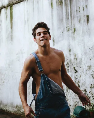 Qui sont les amis d'Alvaro ?