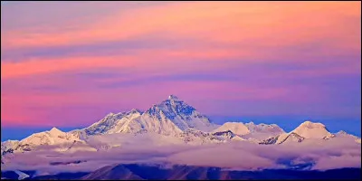 Le mont Everest se situe à la frontière du Népal et d'un autre pays. Lequel ?