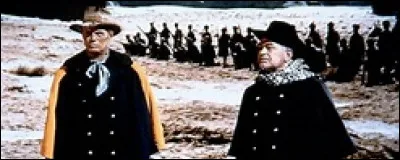 Fatigués des promesses non tenues, les Cheyennes décident de quitter leur réserve pour rejoindre leurs terres dans le Wyoming. Ils entament alors un long périple à travers le pays, traqués par des troupes de l'armée américaine commandés par le capitaine Archer (Richard Widmark).
John Ford, 1964.