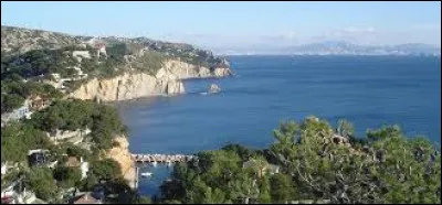 À votre avis, quel océan ou mer borde cette plage française ?