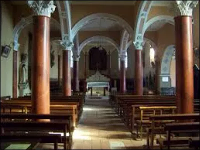 Nous sommes maintenant &agrave; l'int&eacute;rieur de l'&eacute;glise Saint-Philippe-et-Saint-Jacques de Buanes. Commune n&eacute;o-aquitaine de l'arrondissement de Mont-de-Marsan, dans le vignoble de Tursan, elle se situe dans le d&eacute;partement ...