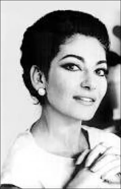 Quelle était la nationalité de la grande cantatrice Maria Callas, qui a bouleversé l'art lyrique du XXe siècle par son talent et sa virtuosité, en valorisant l'approche du jeu d'acteur, jusqu'alors relégué au second plan ?