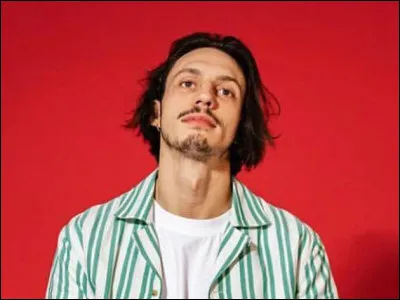 À quel groupe était affilié Roméo Elvis avant d'exploser en solo ?