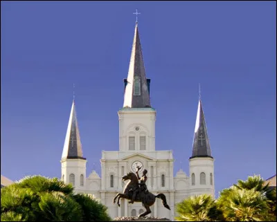 Nous allons en Louisiane, nous sommes à la Nouvelle- Orléans, dans le quartier français, devant cette cathédrale superbe construite en 1794. Comment se nomme-t-elle ?