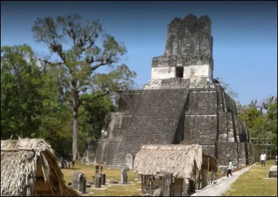 Quittons les États-Unis pour le Guatemala, et allons sur ce site maya exceptionnel où nous pouvons admirer des vestiges d'un village et d'un temple maya. Ce site est situé dans un parc national. Comment se nomme ce site ?