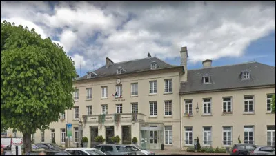 Ville de 35 000 du département de l'Essonne, située dans le Hurepoix, au bord de l'Yvette :