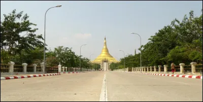 Indépendance - Le Myanmar obtient l'indépendance ... en ... :