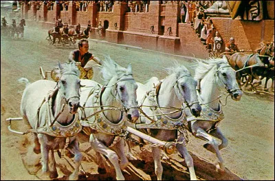 "Ben-Hur" est un film réalisé par William Wyler. Les 4 chevaux blancs que guide Ben-Hur dans la course de chars portent tous des noms d'étoiles. Quel nom d'étoile n'est pas celui porté par un des chevaux ?
Indice : les chevaux ne chantent pas, même sans musique.