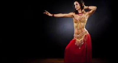 Cette danse est généralement dansée par :