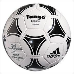 Ce ballon apparat dans quelle coupe du monde ?
