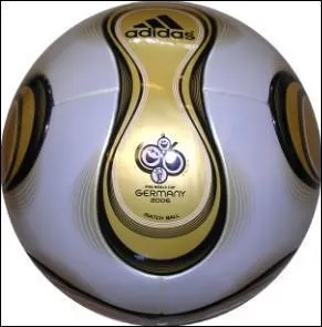 Ce ballon apparat dans quelle coupe du monde ?