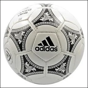 Ce ballon apparat dans quelle coupe du monde ?