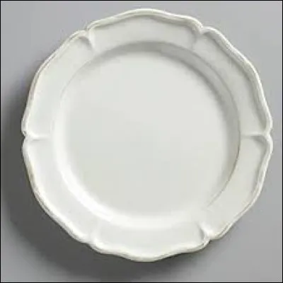 Peux-tu me donner l'assiette, s'il te plaît ?