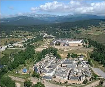 Je vous propose de partir en Occitanie &agrave; la d&eacute;couverte de Mont-Louis. Village fortifi&eacute; par Vauban , membre du r&eacute;seau des sites majeurs de Vauban, ils e situe dans le d&eacute;partement ...