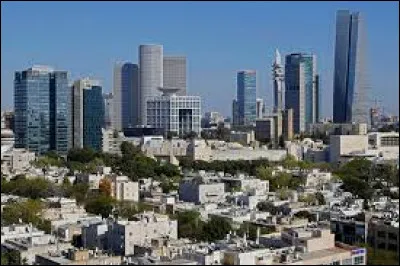 Téhéran se situe en :