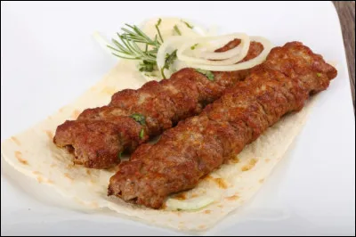 Le kebap est un plat traditionnel d'Iraq.