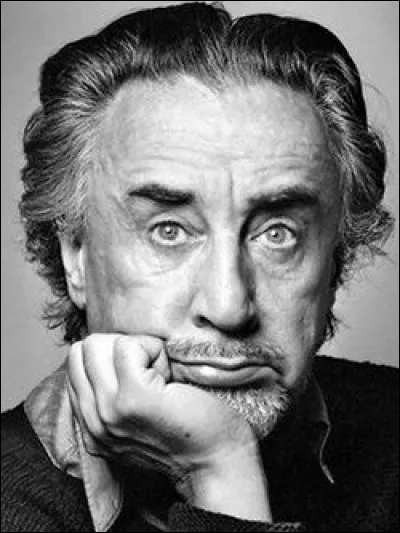 Romain Gary est l'auteur du livre "Le Miroir d'Ambre".