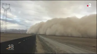 Quel est le légendaire qui invoque une tornade et qui se cache dedans ?