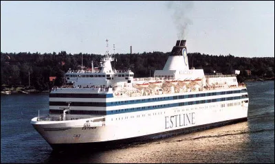 Le ferry "Estonia" qui assurait la liaison entre Tallinn et Stockholm a coulé le 28 septembre 1994 : quelle est la cause probable du naufrage ?