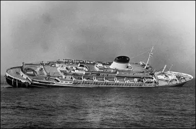 Ce paquebot, fierté de la marine italienne, entra en collision le long de la côte américaine entre Nantucket et New York, le 25 juillet 1956 avec le paquebot Stockholm. Quel est ce navire ?