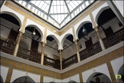 En quelle année a été bâti le Dar Khedaoudj el Amia ?