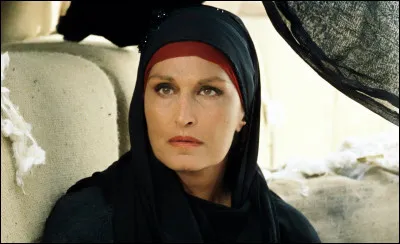 Quelle artiste, célèbre en tant que chanteuse, interprète le rôle de Sadikka dans le film "Le 6ème jour" de Youssef Chahine ?
Indice : "Gigi l'amoroso".