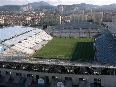 En quelle anne la construction du Stade Vlodrome fut-elle acheve ?