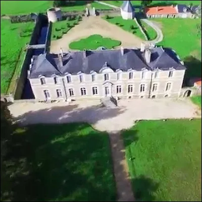 Quel chanteur, interpr&egrave;te d'&laquo; Avec les filles, je ne sais pas &raquo;, a pour vrai nom de famille Durand de la Villejegu du Fresnay ?