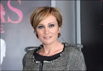 Complétez le titre de cette chanson : "Il me dit que je suis...