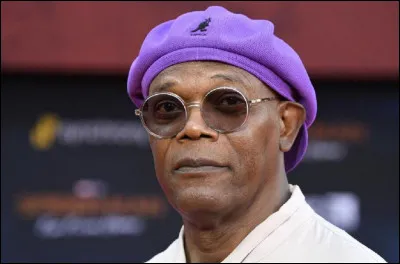 Qui est cet acteur qui joue le rôle du Dr. Harold dans le film de science-fiction ''Sphère'' réalisé par Barry Levinson en 1998 ?