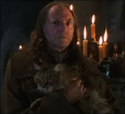 Quel est le personnage de David Bradley ?