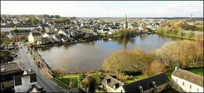 Ville de 7 500 habitants du département du Finistère, située en Cornouaille et arrosée par l'Aven, petit fleuve côtier :
