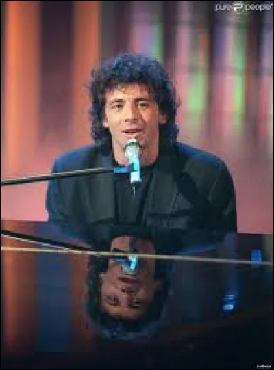 Complétez les paroles de "Qui a le droit ?" : 
"On m'avait dit les hommes sont tous pareils…"