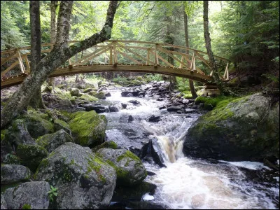 Dans quel pays le lac Talon se situe-t-il ?