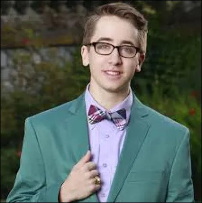 Comment s'appelle le fils de Simplet ?